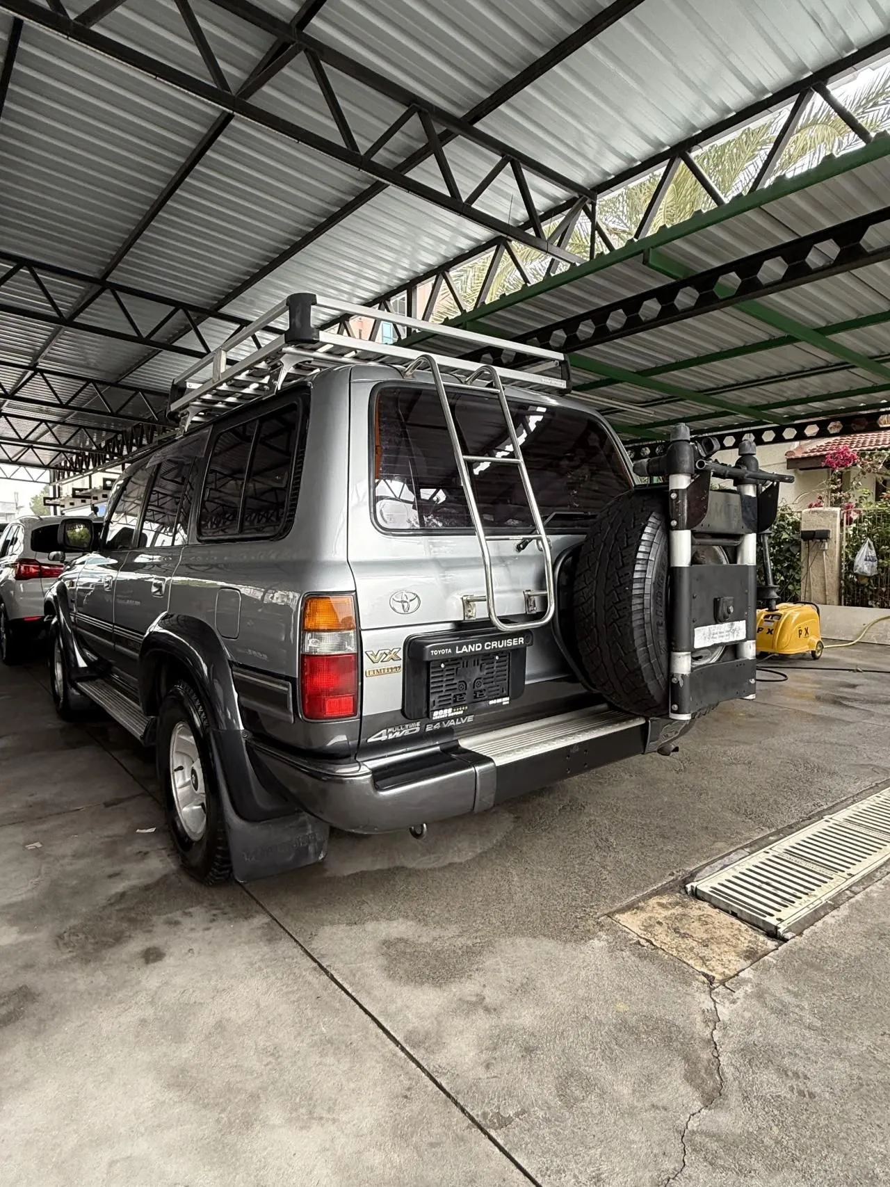 Toyota Land Cruiser — Photo 4