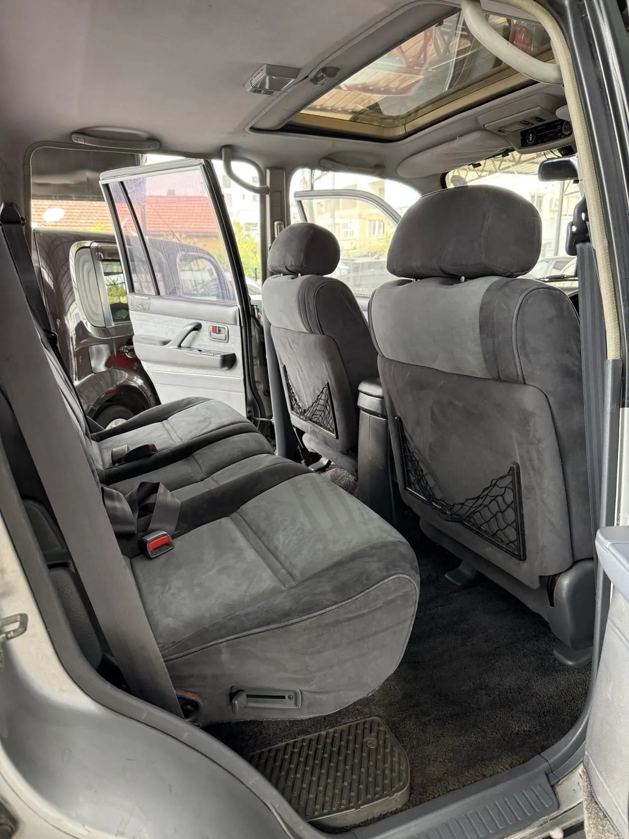 Toyota Land Cruiser — Photo 9