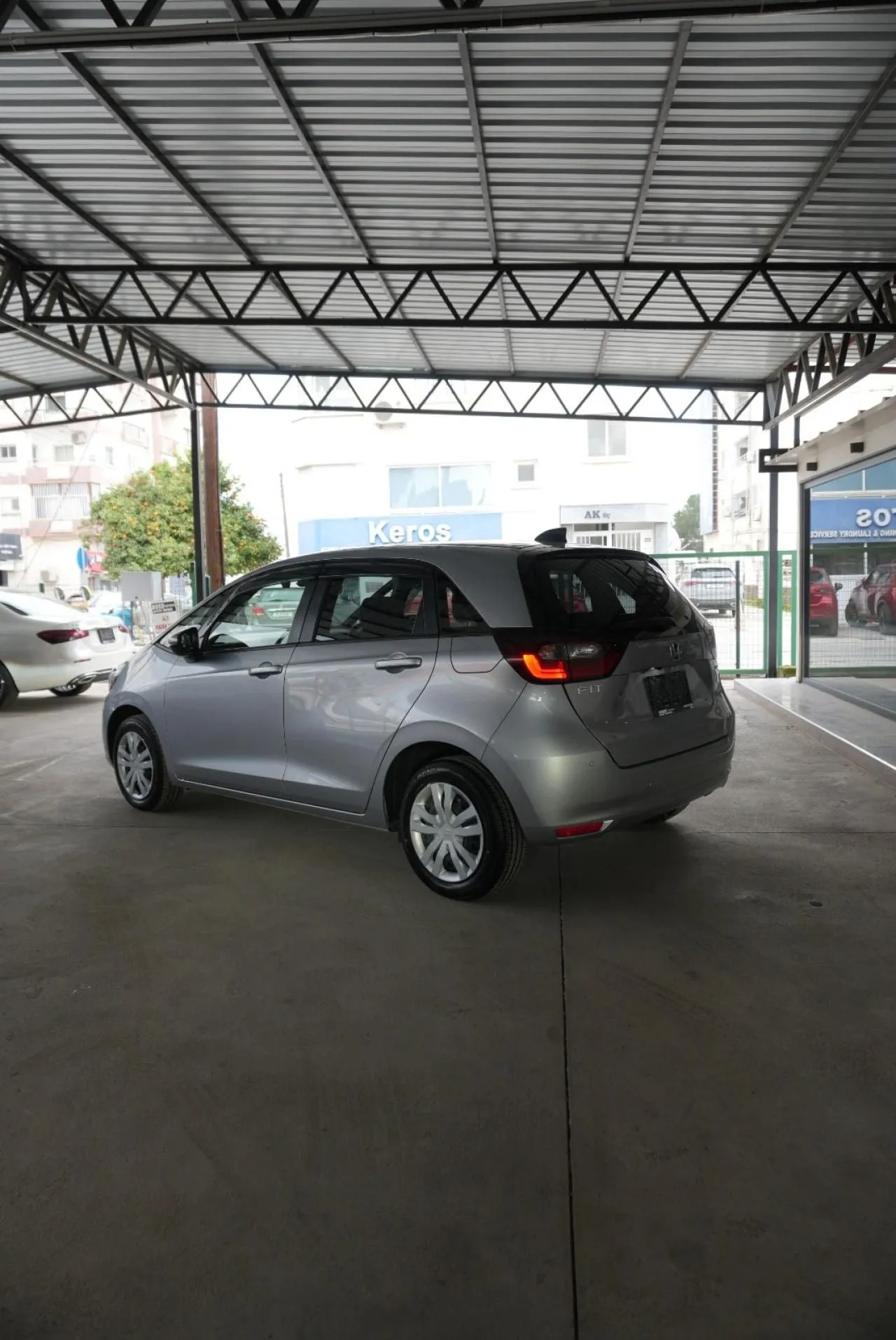 Honda Fit Hybrid — Photo 3