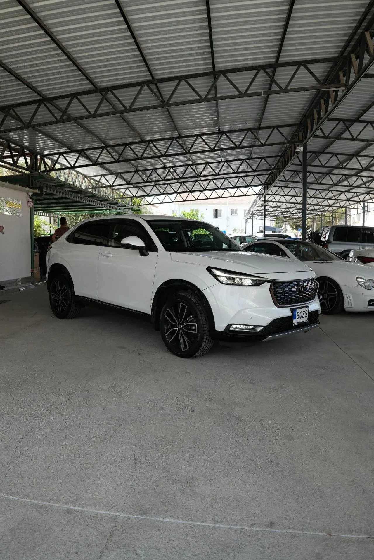 Honda Vezel Hybrid — Photo 1
