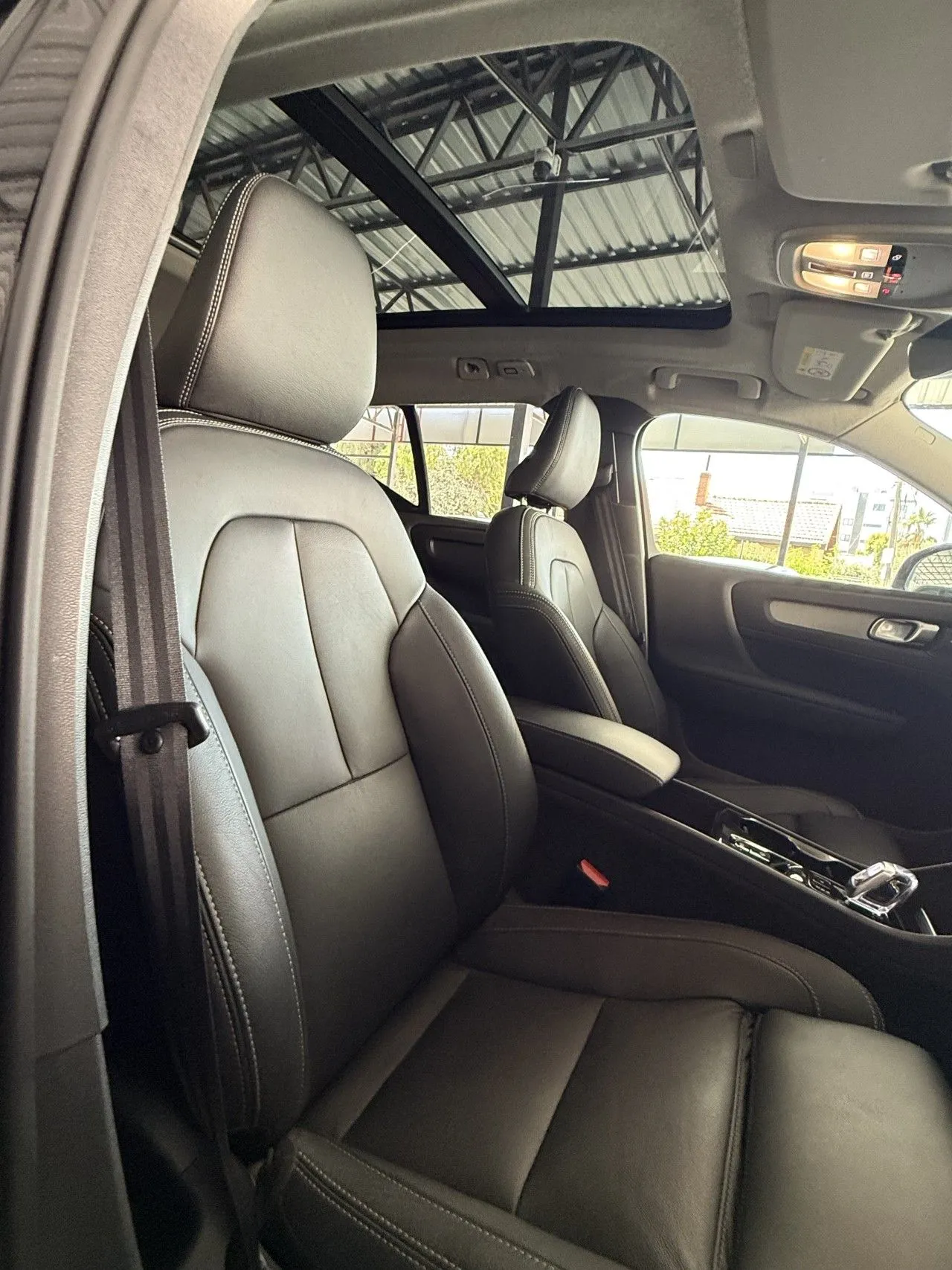 Volvo XC40 B4 — Fotoğraf 4