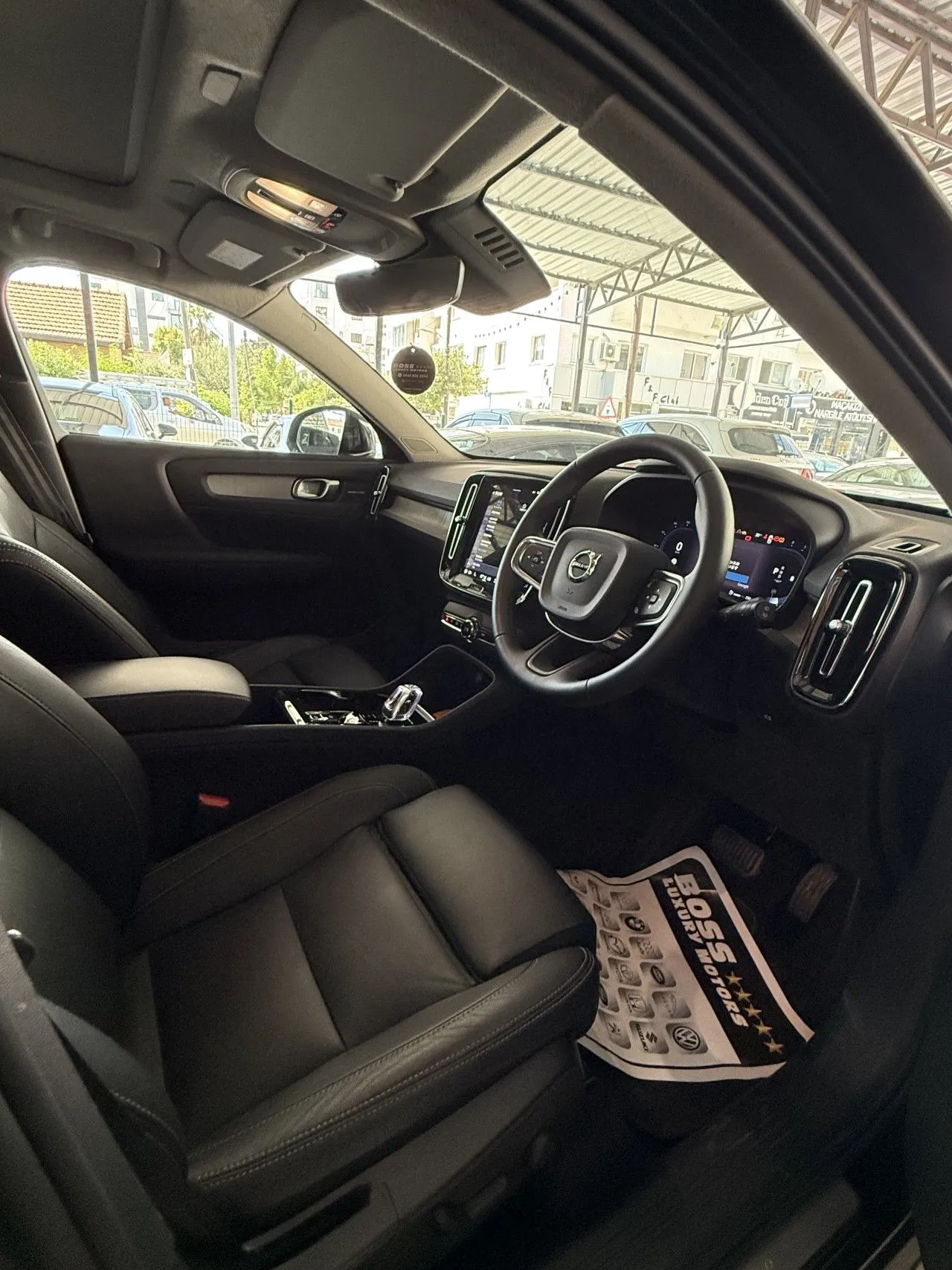 Volvo XC40 B4 — Fotoğraf 3